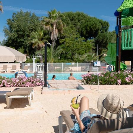 Camping Le Parc Des Monges Auribeau-sur-Siagne Exteriör bild