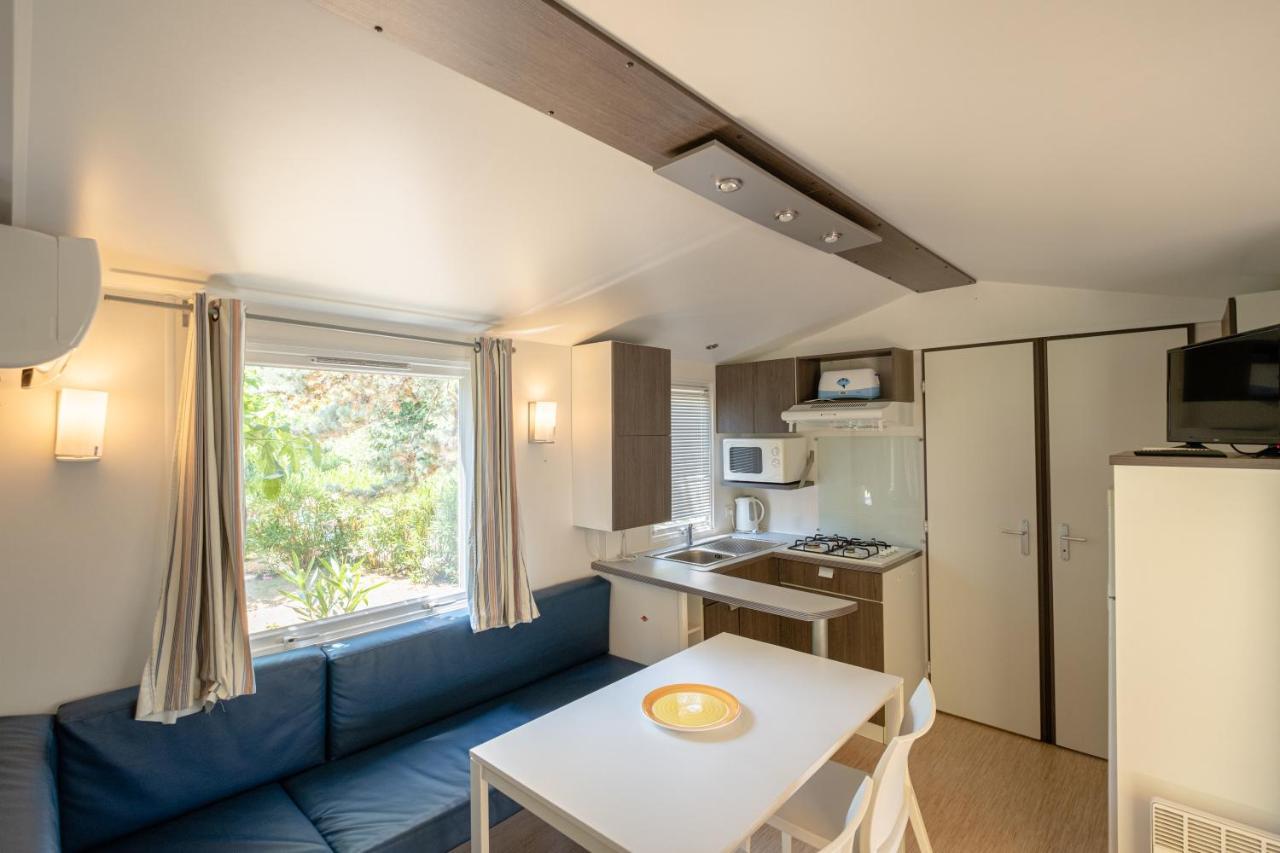 Camping Le Parc Des Monges Auribeau-sur-Siagne Exteriör bild