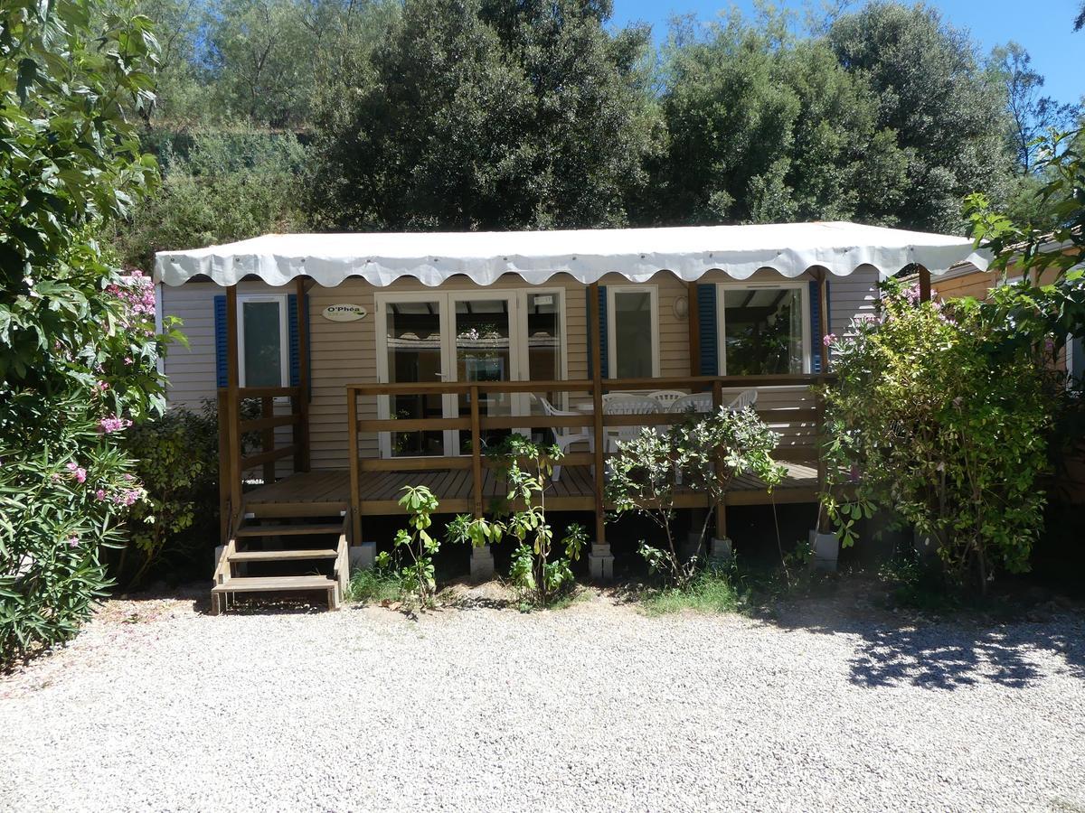 Camping Le Parc Des Monges Auribeau-sur-Siagne Exteriör bild