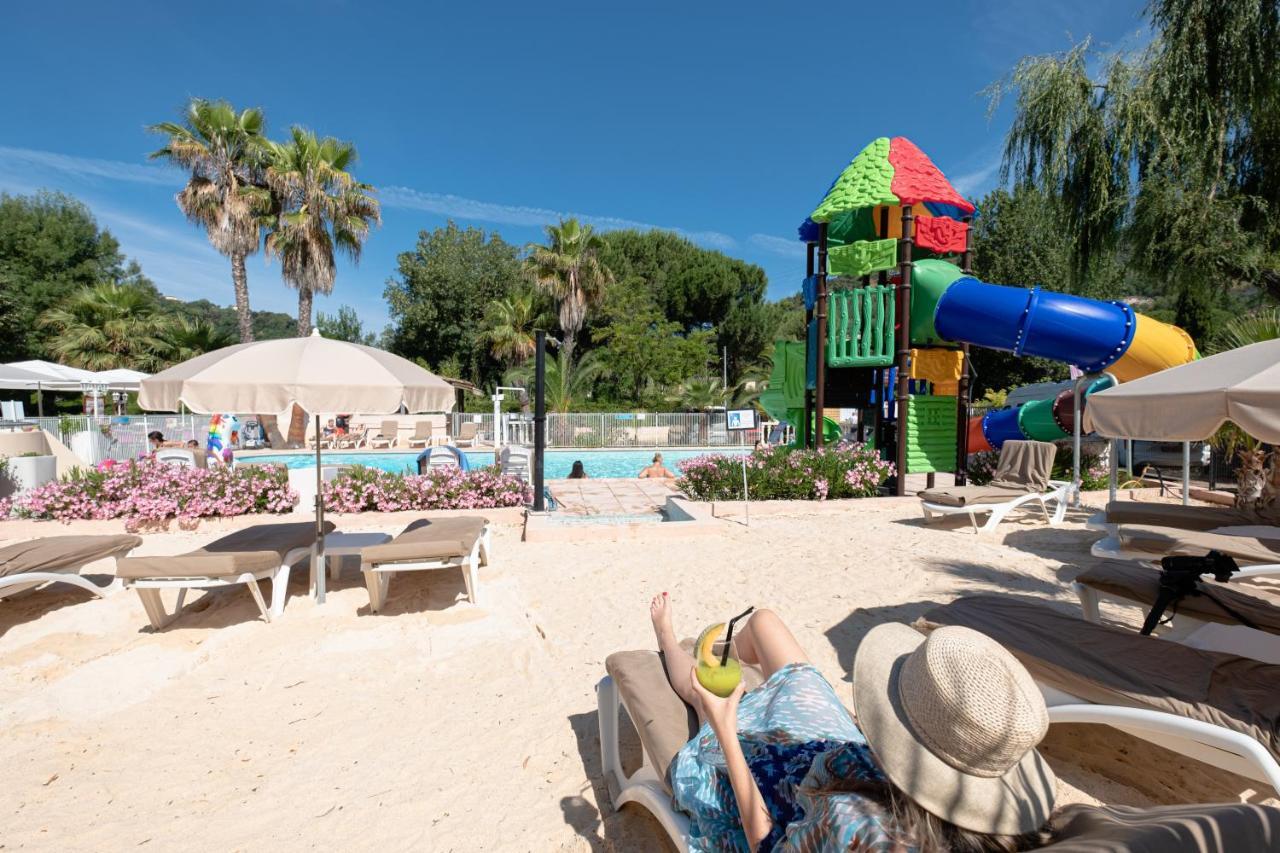 Camping Le Parc Des Monges Auribeau-sur-Siagne Exteriör bild
